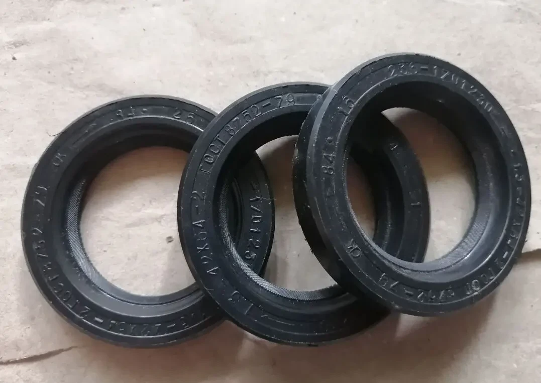 Сальник 236-1701230, первичный вал маз, новый ссср