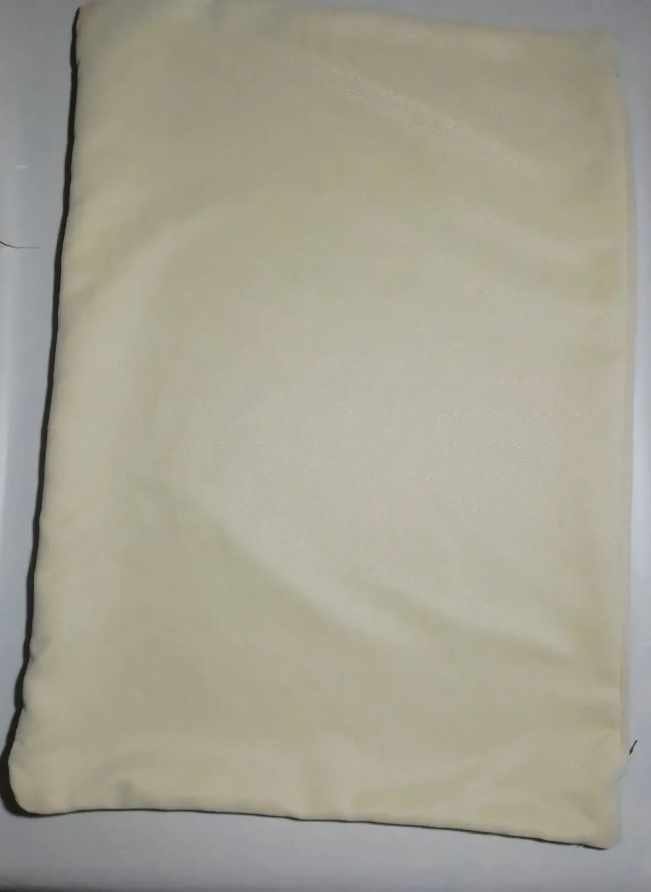 Наволочка бежевая плотная 47 на 65 см, на подушку на диван, на молнии