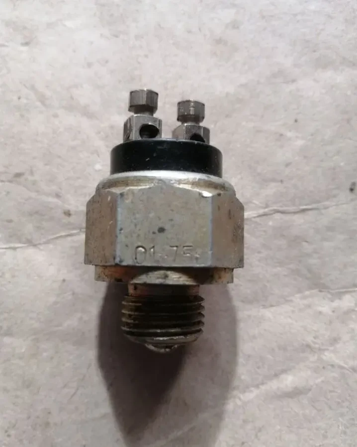 Датчик заднего хода маз, краз, урал, новый ссср