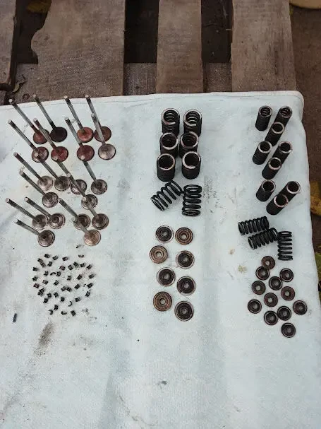 Клапан впуск, випуск, Фолькс, Ауді 1.8, 20v, оригінал, VAG 058109601C