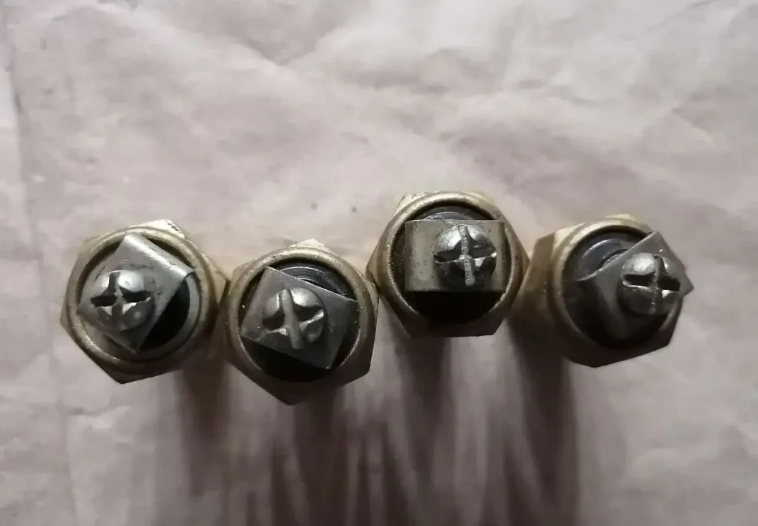 Датчик температуры маз, краз, урал, мтз, юмз, т-40, новый ссср 3