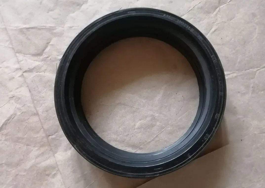 Сальник 236-1005160-А2, коленвала задний ямз 236, новый ссср