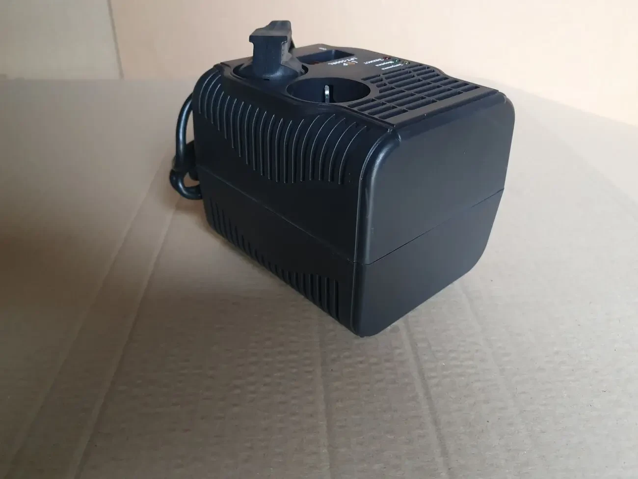 Стабилизатор Logicpower LPT-W-500RL  (250 BT), новый 4