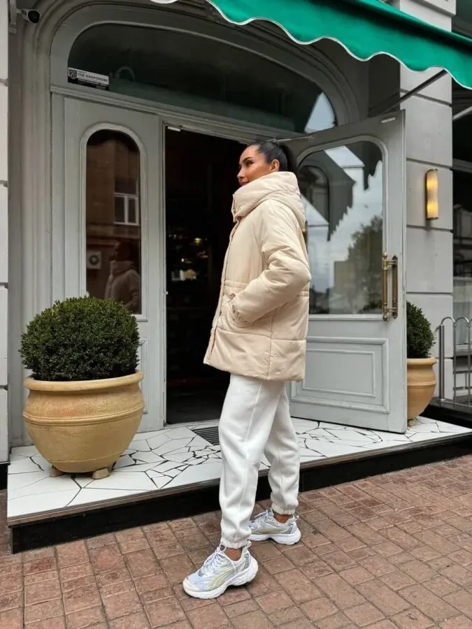 Тепла жіноча куртка молочна розміри 42-56 7