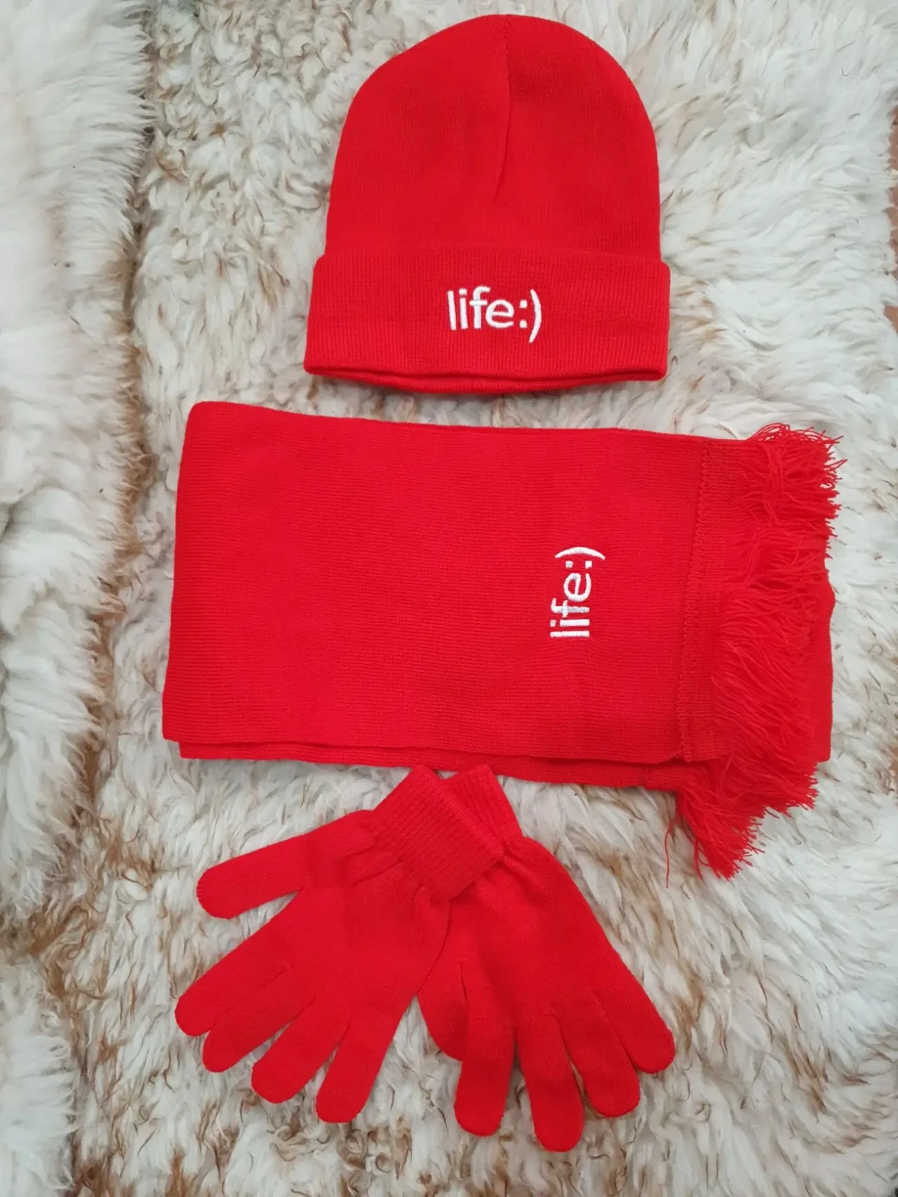 Набор - шапка, шарф, печатки, с логотипом моб оператора Life 4