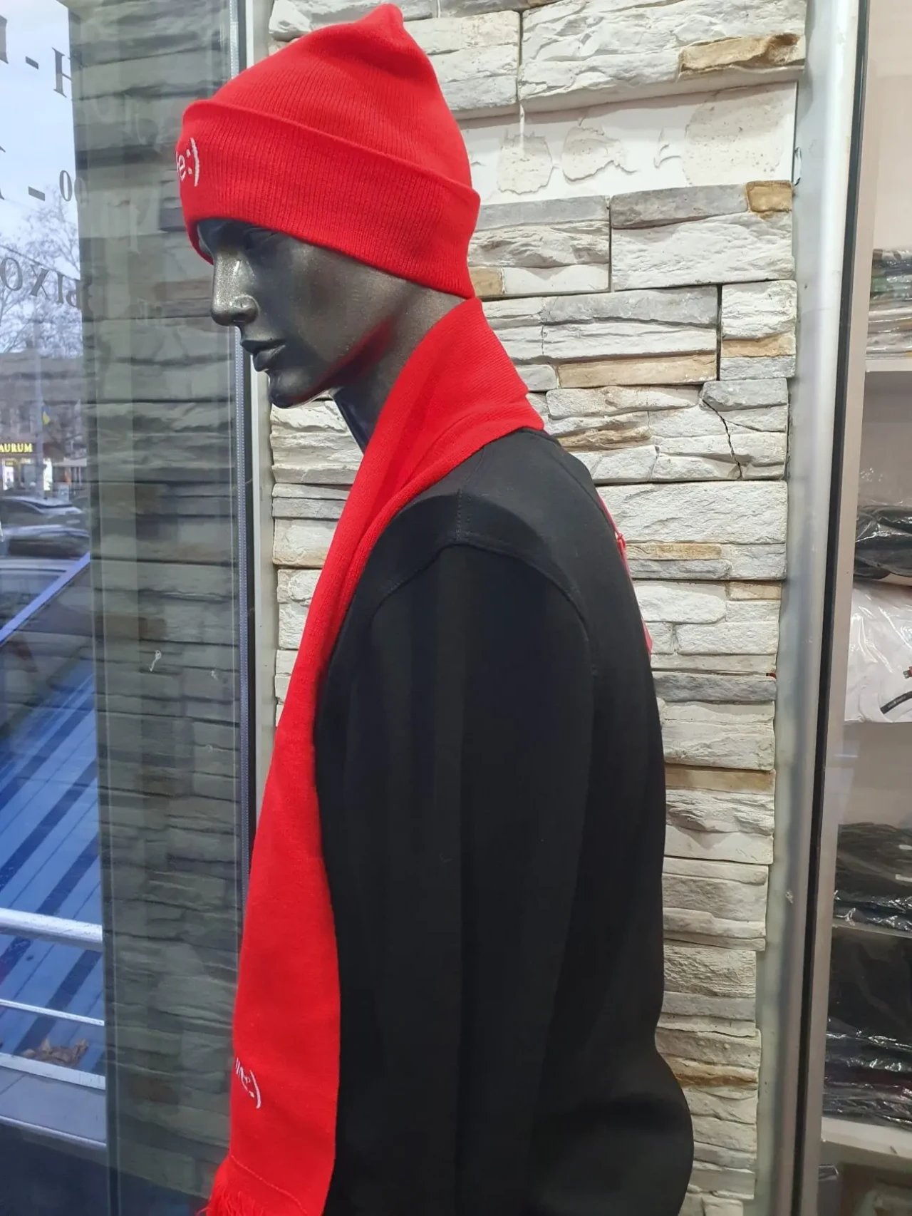 Набор - шапка, шарф, печатки, с логотипом моб оператора Life 2