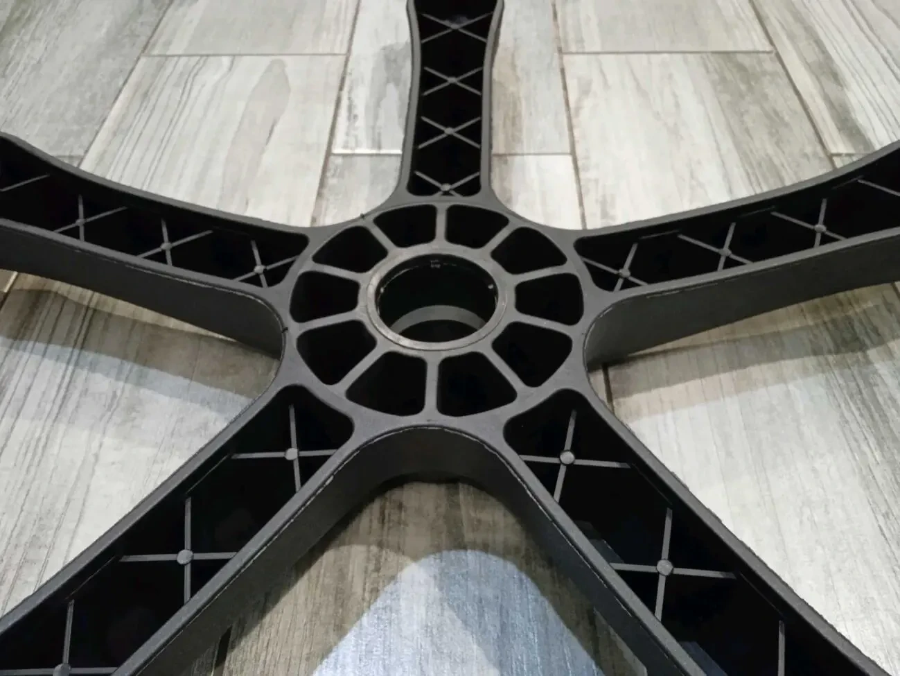 Крестовина полиамидная d-660мм для кресла. 5