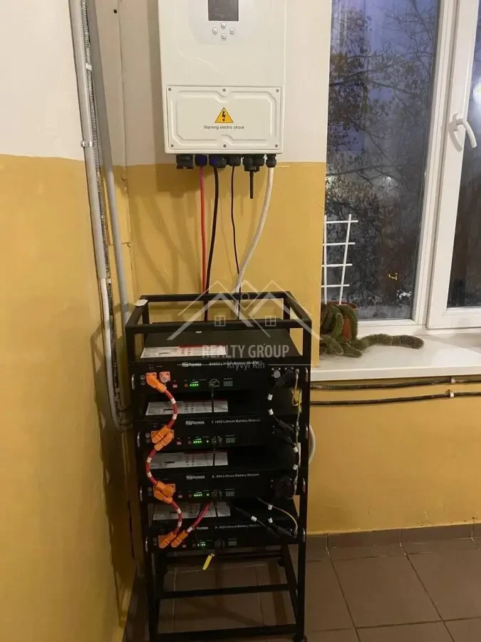 Продаж 4-к з автономним опаленням та власною електрос 4