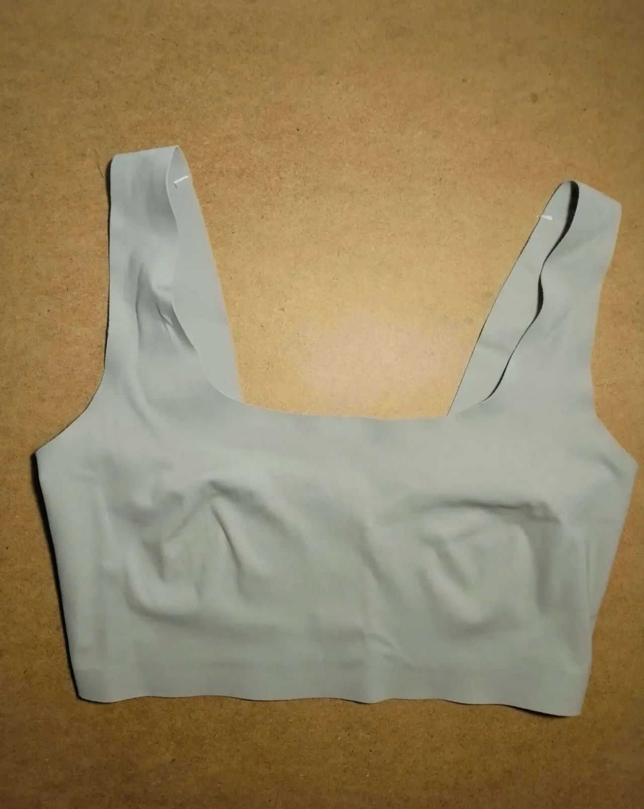 Майка спортивная пляжная бесшовная зеленая м 12, карманы для вкладок