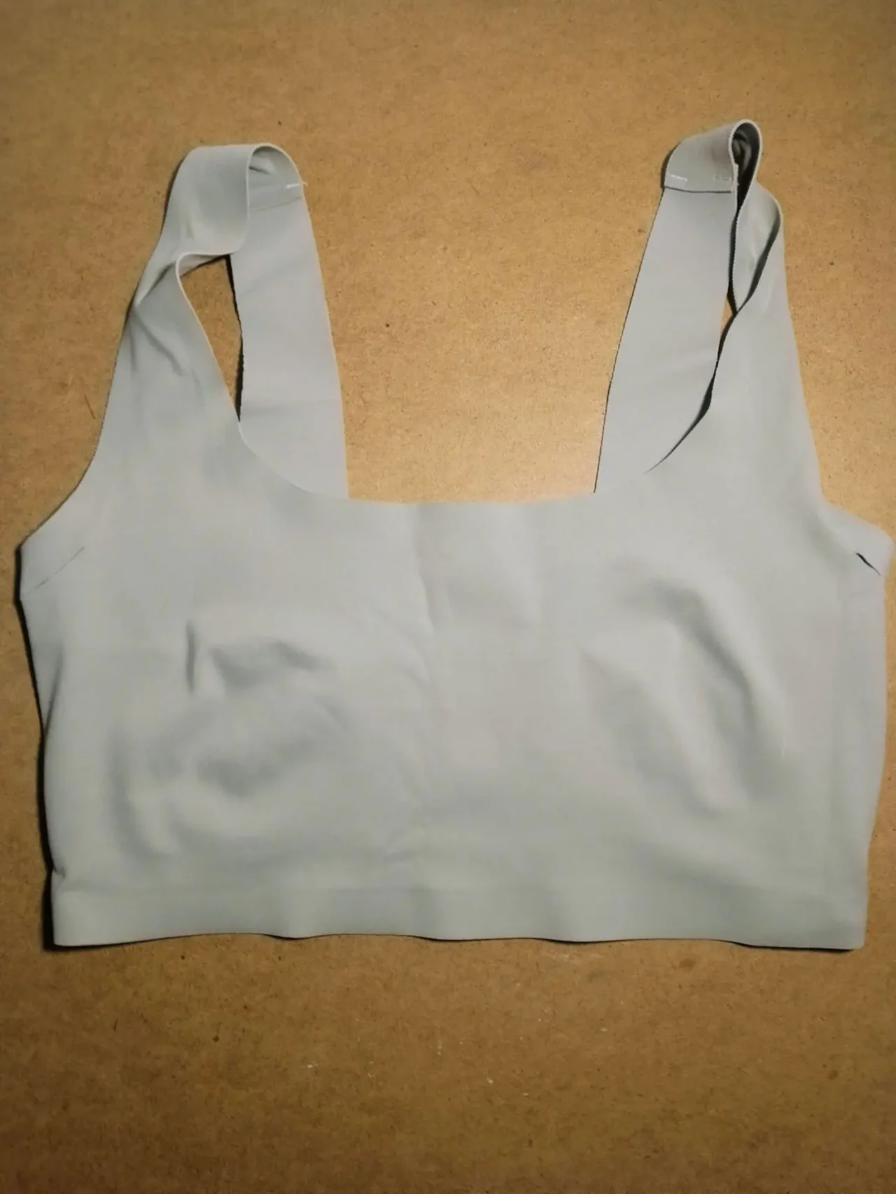 Майка спортивная пляжная бесшовная зеленая м 12, карманы для вкладок 3