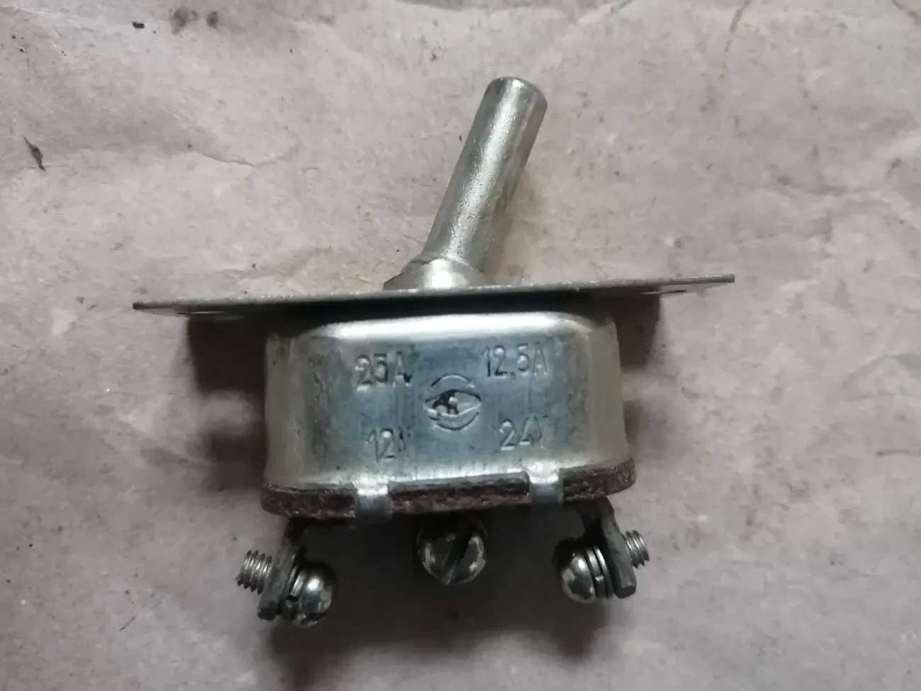 Тумблер 5102.3709, юмз-6, т-25, т-40, т-150, новый ссср 2