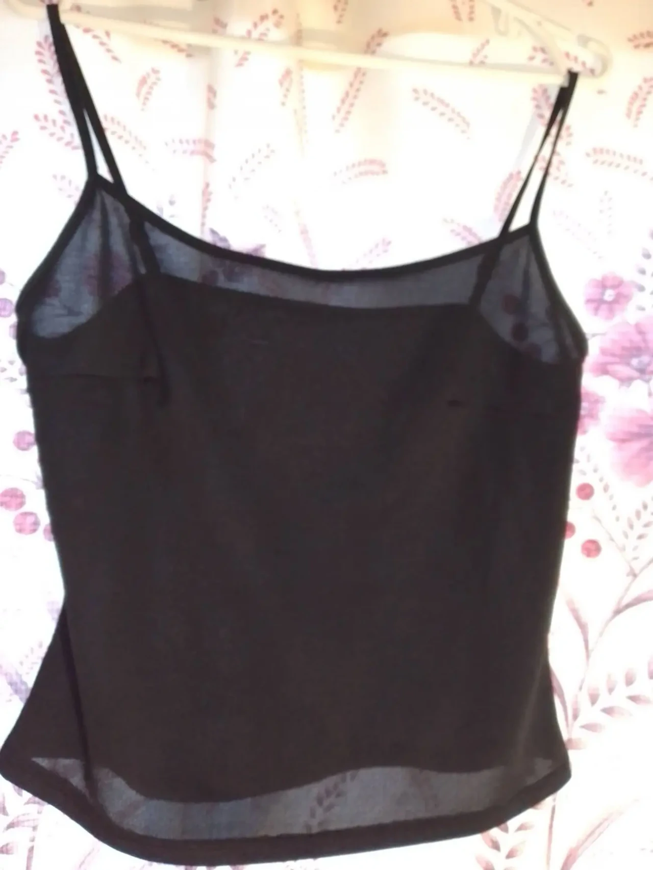 Черная майка на бретелях 10 с спагетти, сетка вискоза просвечивает