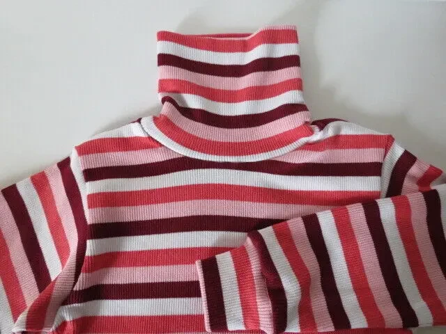 дитячі светри-водолазки нові, теплі, м'які та стильні, розмір 134