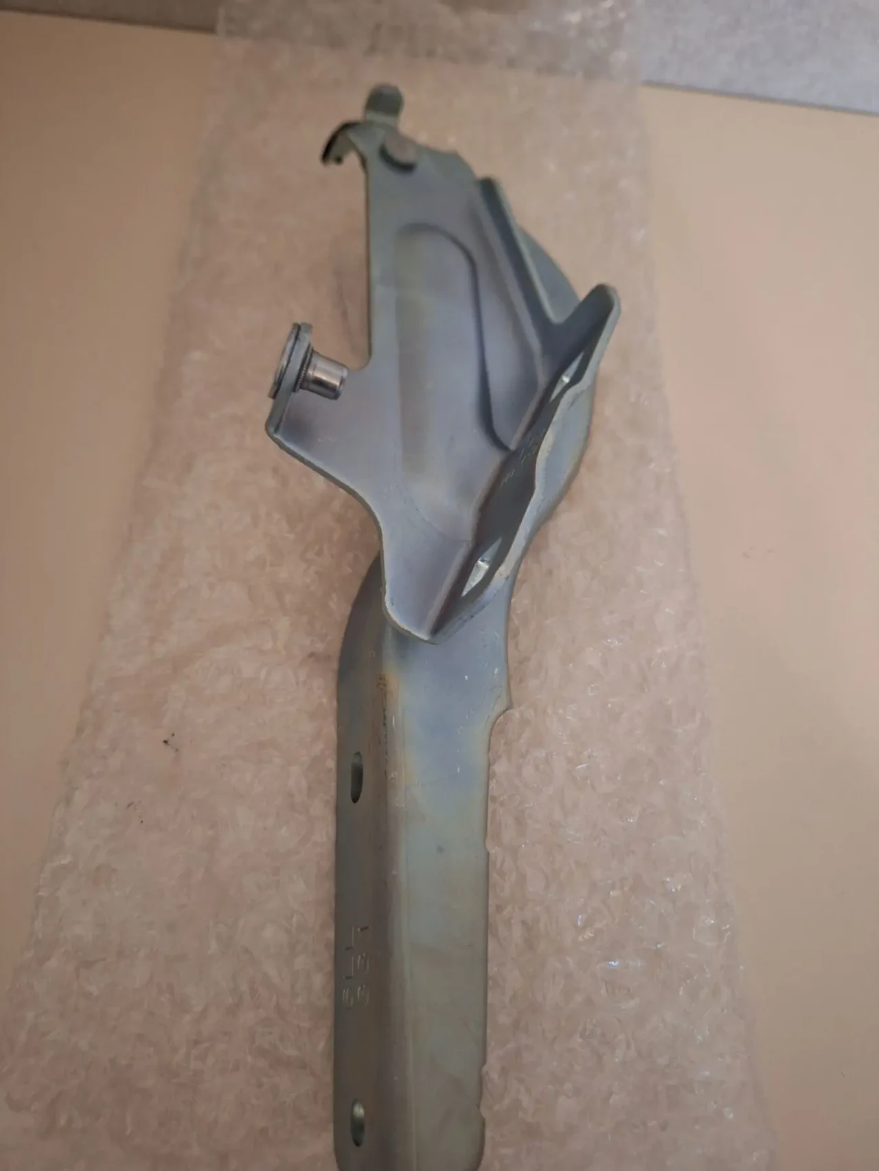 Петля капота ліва Nissan Sentra 2020-2025 рік (нова) 2