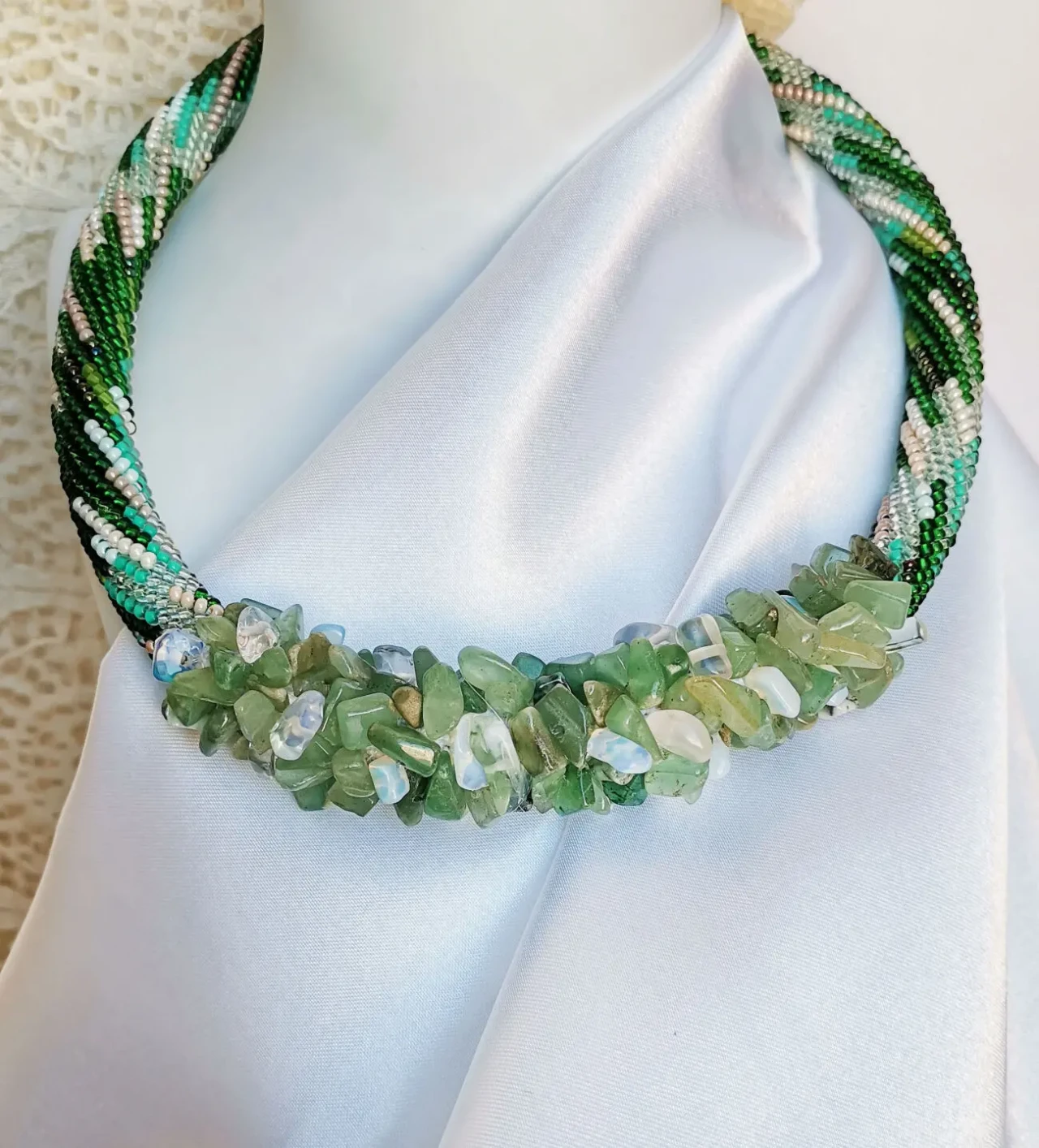 Прикраса із бісеру кольє-джгут Мавка 2