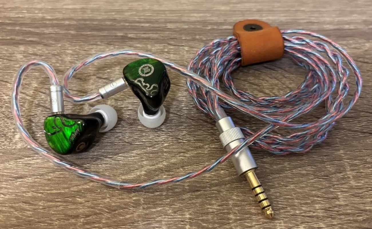 Проводные наушники JUZEAR x Z Reviews Defiant 3