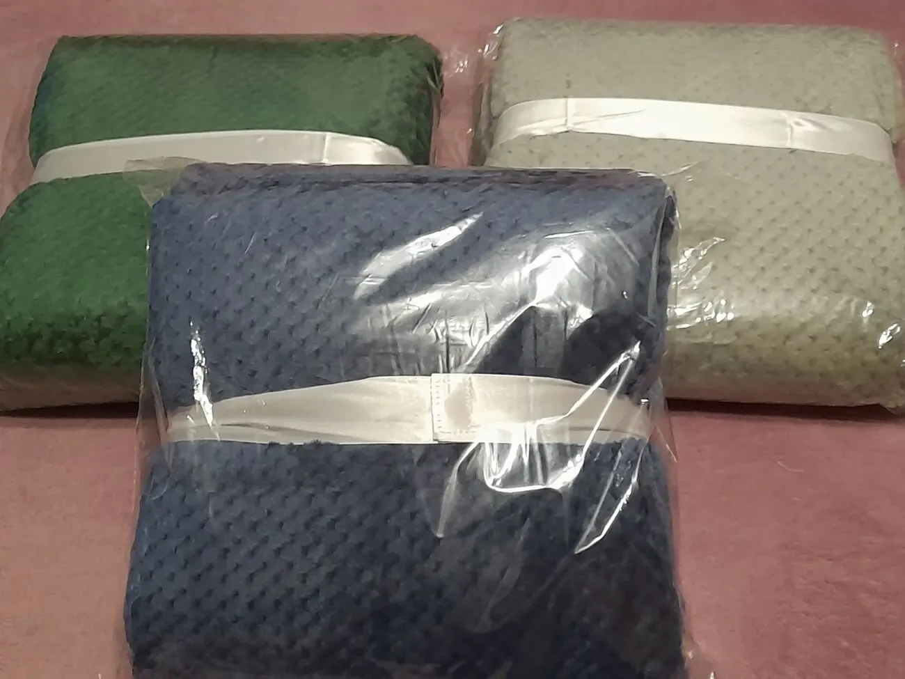 Пледи Discover Malone . НОВІ.