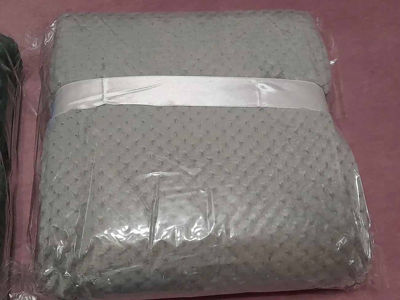 Пледи Discover Malone . НОВІ. 3