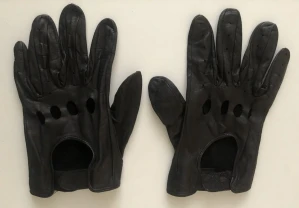 Кожаные перчатки