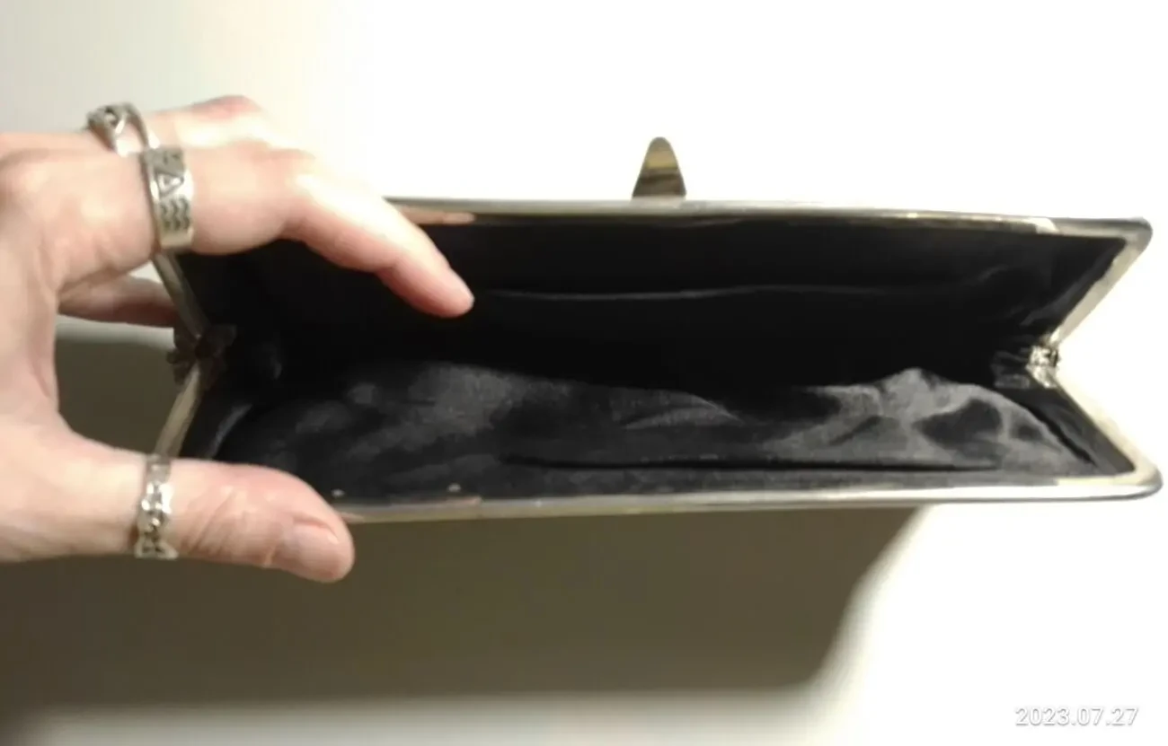 Серый чехол кофр твердый на замке пенал, для маленьких очков, мелочей 2