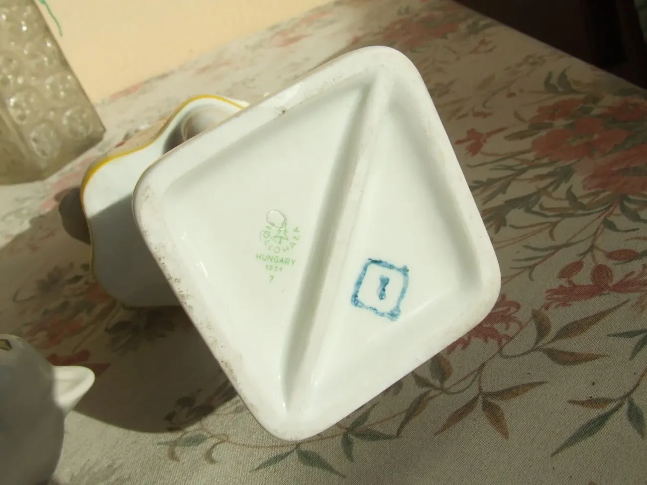 Фарфор дівчина в костюмі роз.30х11 см. Венгрия Гологазо 1950 рр. 8