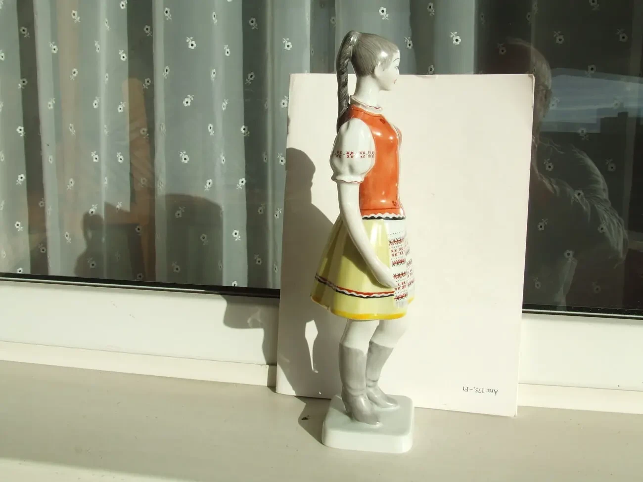 Фарфор дівчина в костюмі роз.30х11 см. Венгрия Гологазо 1950 рр. 4