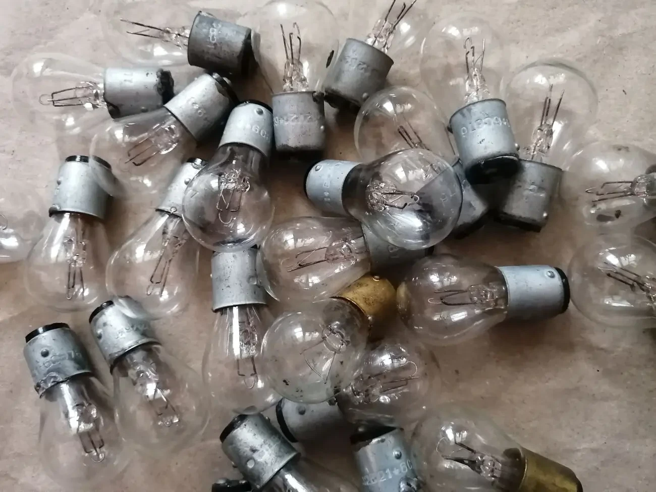 Лампочка габаритов подфарников ваз, заз, москвич, зил, газ, уаз