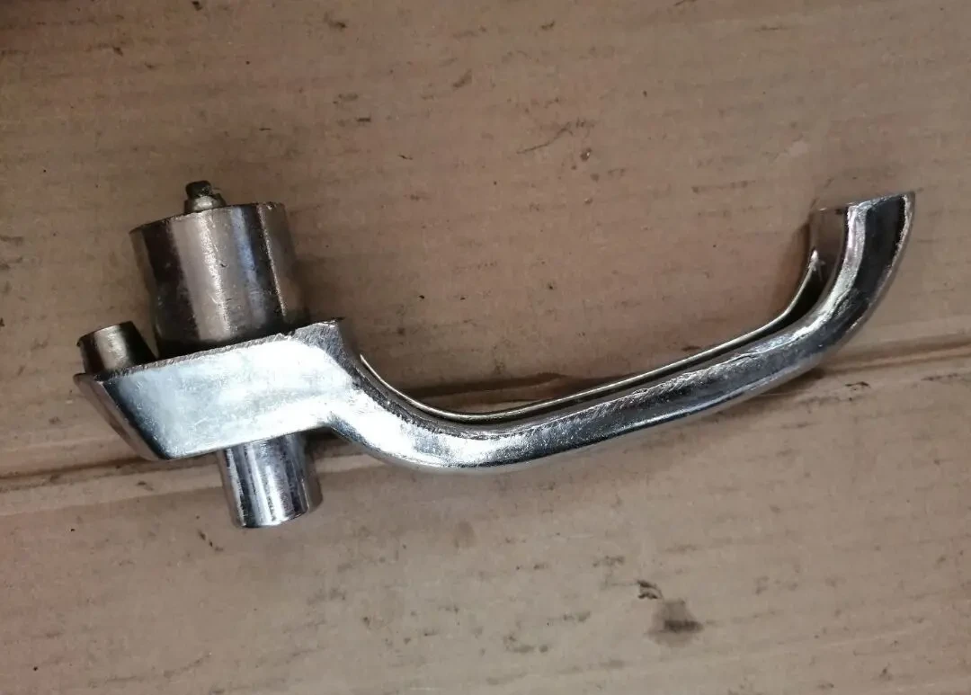 Ручка двери зил-130, правая 3