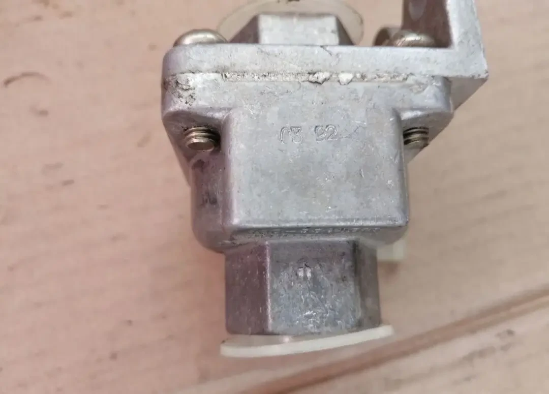 Клапан двухмагистральный камаз, маз, зил 3