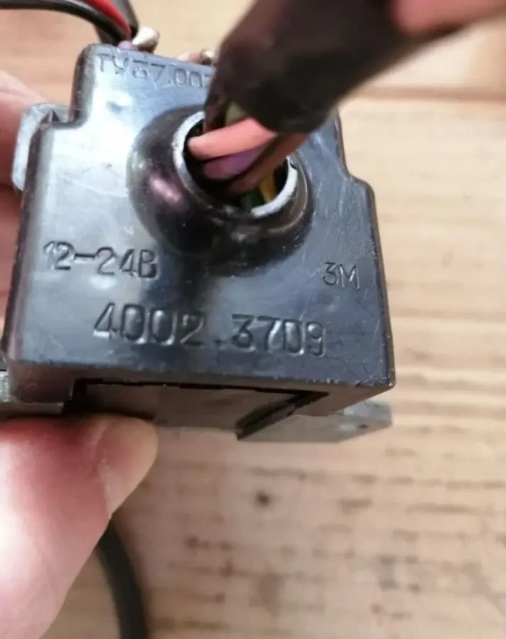 Переключатель 4002.3709, стеклоочистителя камаз, маз, краз, зил бычок 2