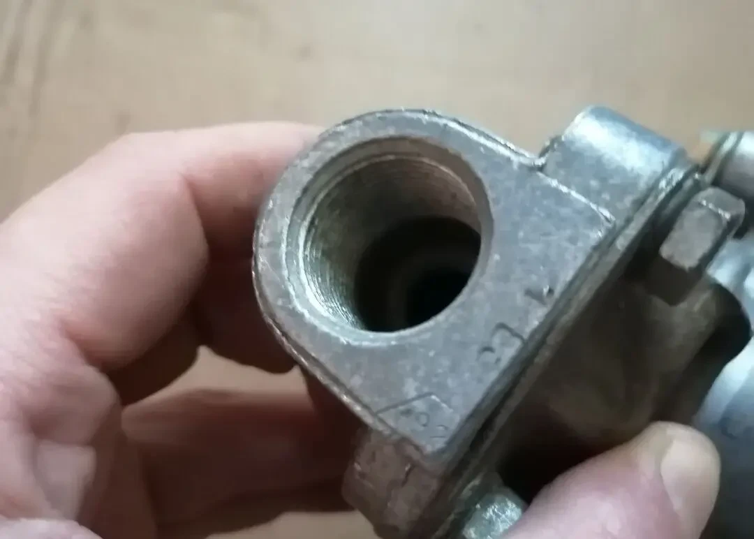 Клапан воздушный на трактор 3