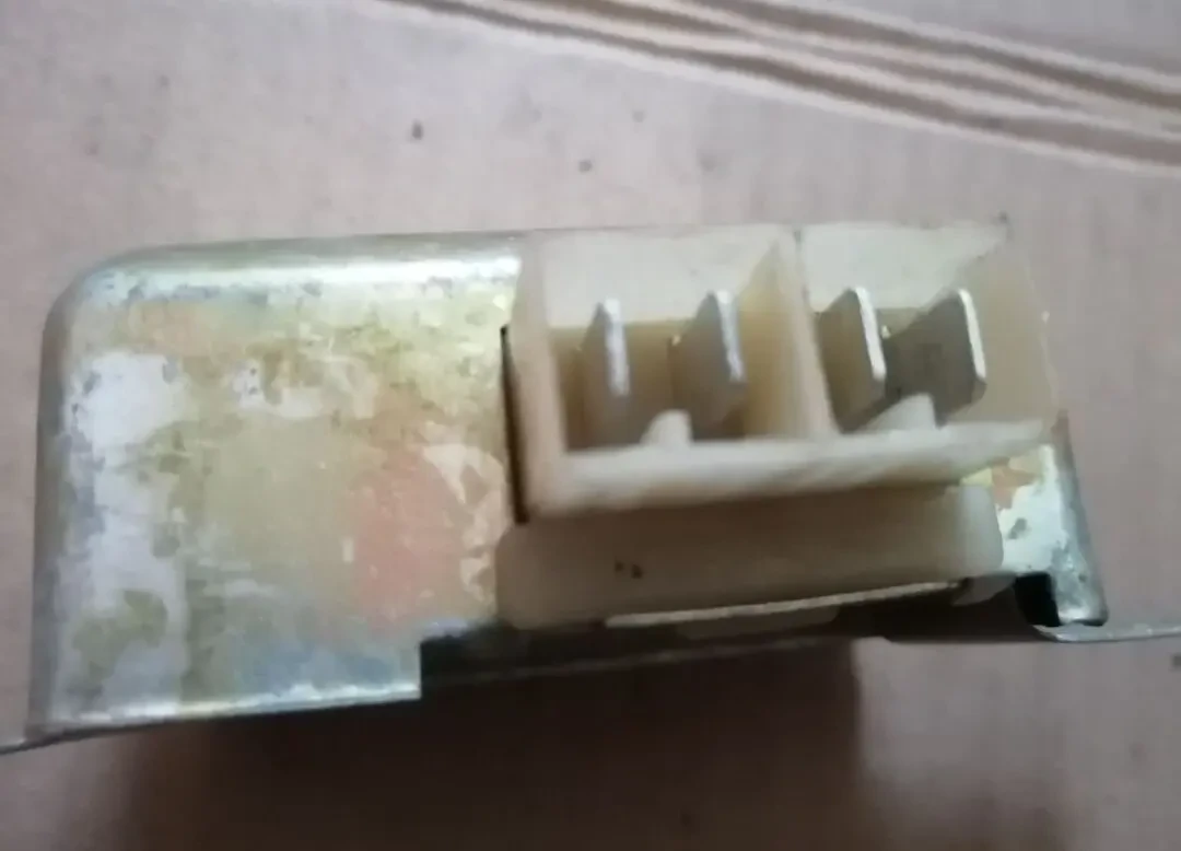 Реле 131.3702 регулятор газ 53 5