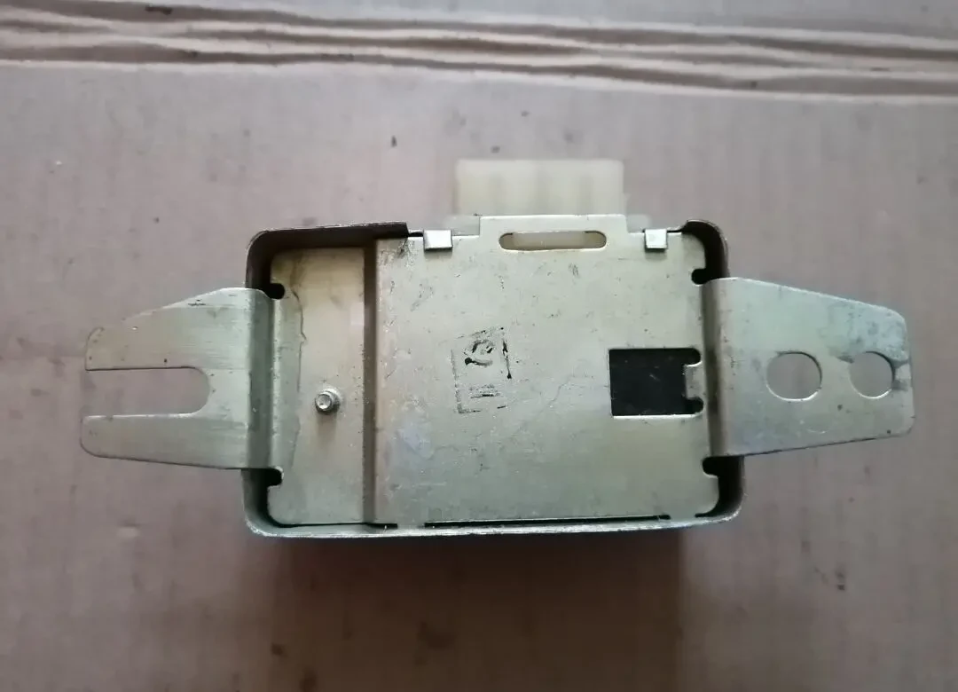 Реле 131.3702 регулятор газ 53 6