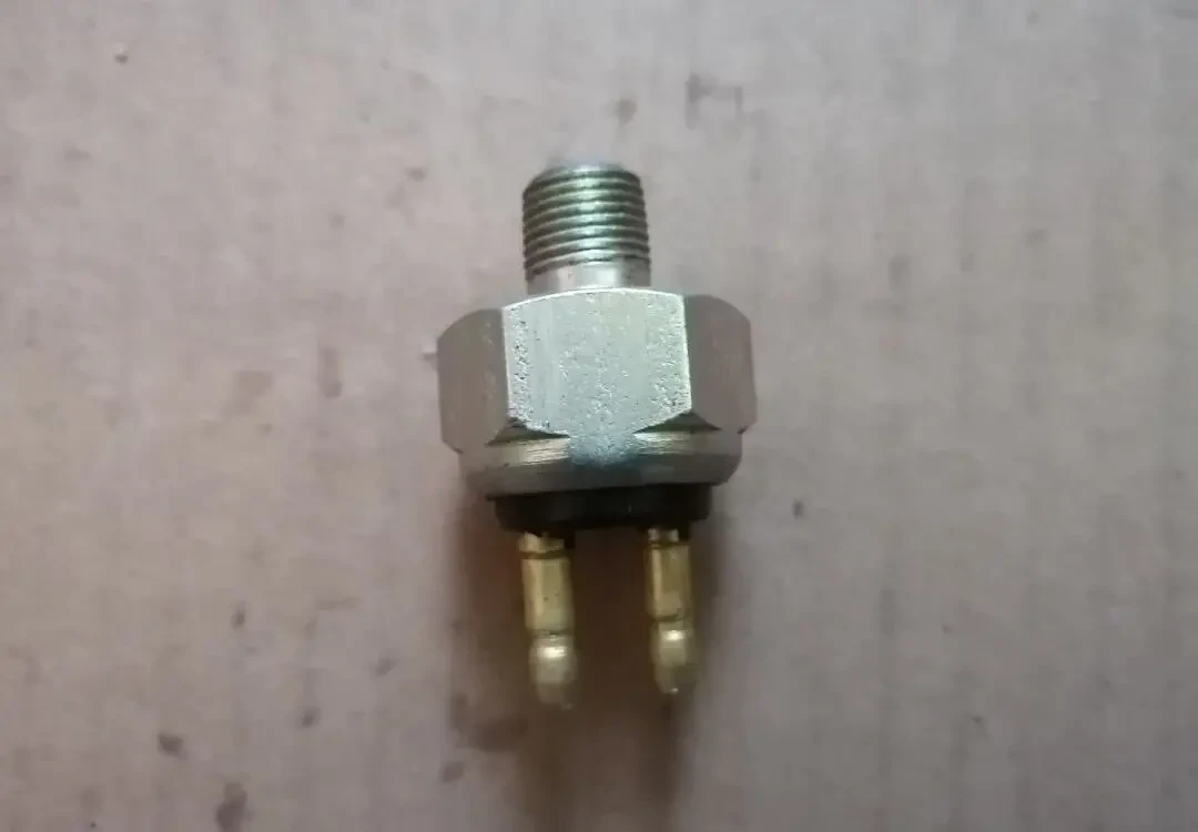 Датчик ВК-12Б, стоп сигнала газ 24, 52, 53, газель, уаз, зил-130