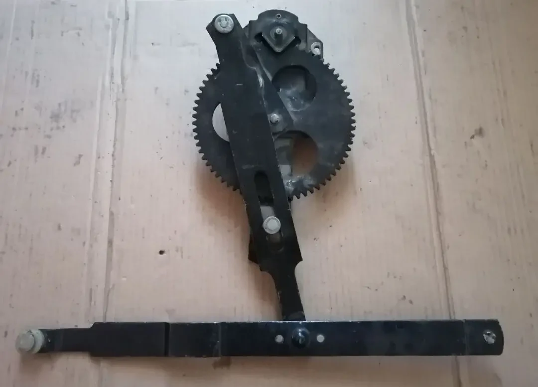 Стеклоподьемник газ 2410 4