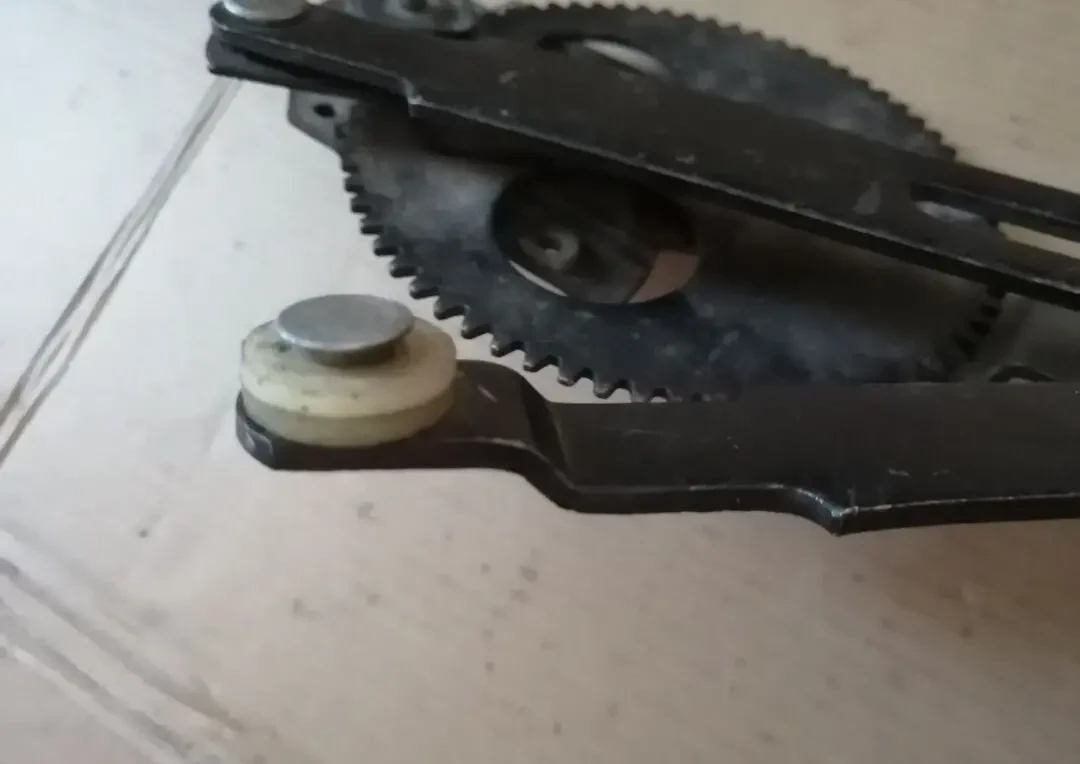 Стеклоподьемник газ 2410 6