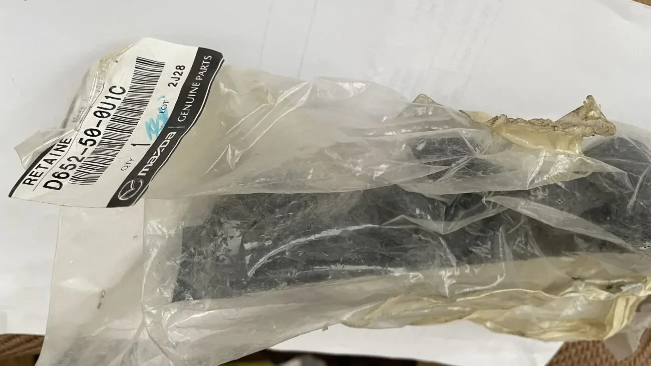 Mazda2 Кронштейн бампера D652-50-0U1C  D652-50-0U1A  D652-50-0U1B 2