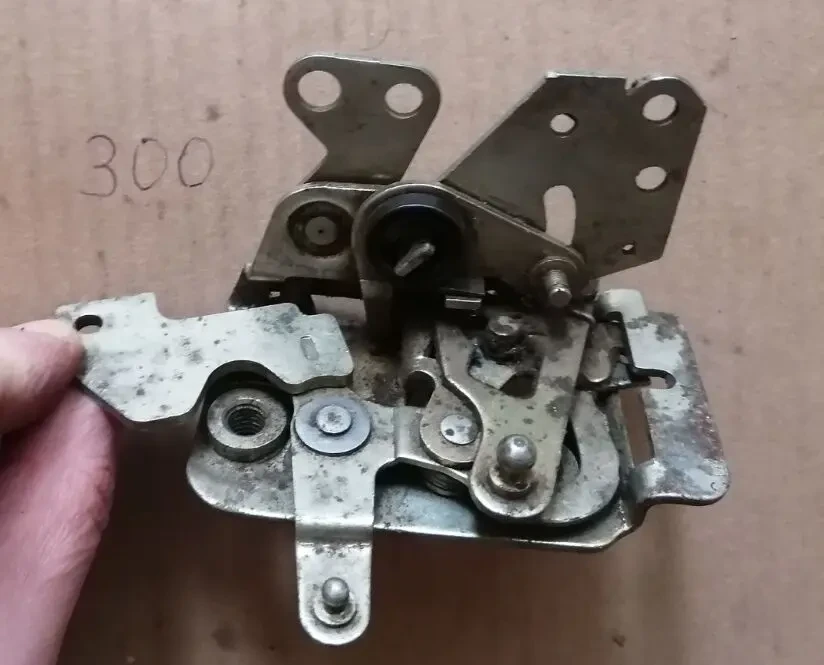 Замок правой двери газ 3302, газель 2