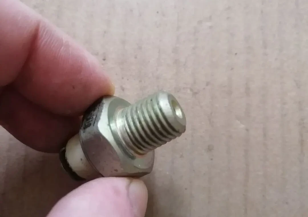 Датчик ММ-111,  волга, газель, уаз 2