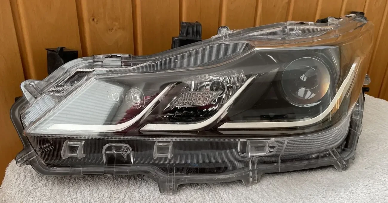 Toyota Corolla Европа Фара левая 8117002T31  2017220162 2