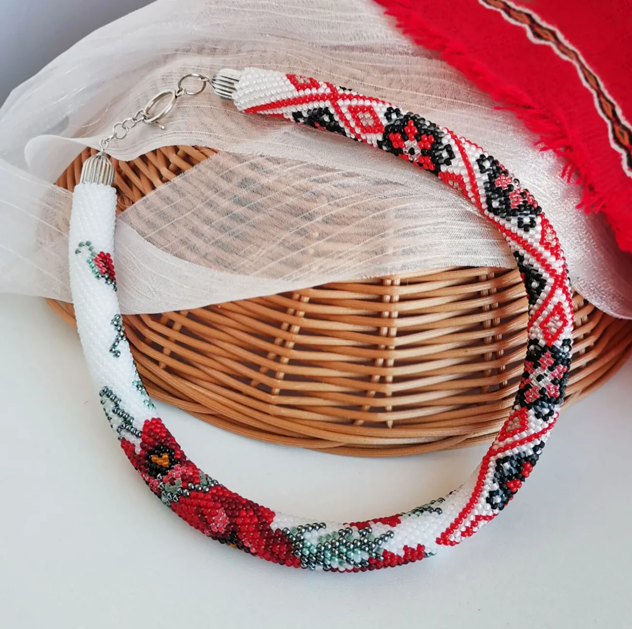 Прикраса із бісеру кольє-джгут Маков цвіт 8