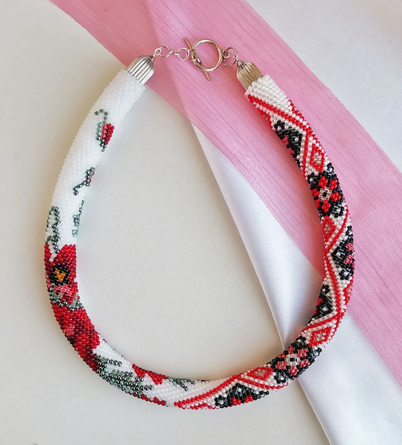 Прикраса із бісеру кольє-джгут Маков цвіт 7