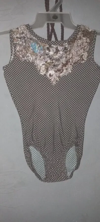 продам гимнастические купальники 8