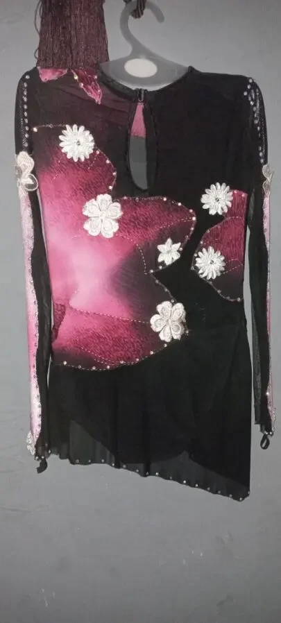 продам гимнастические купальники 2