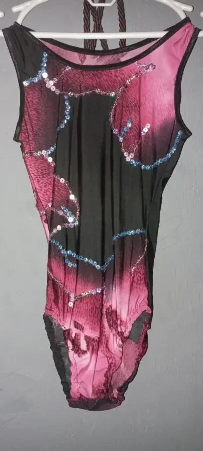 продам гимнастические купальники 9