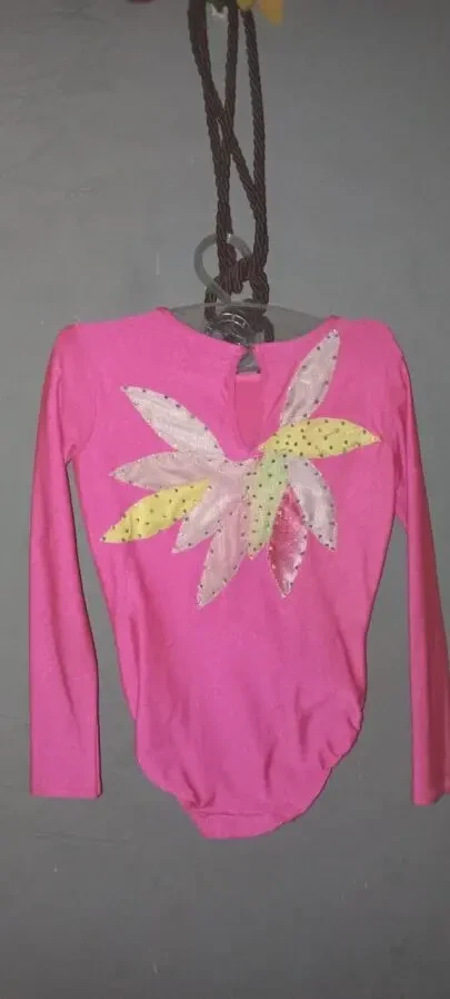 продам гимнастические купальники 5