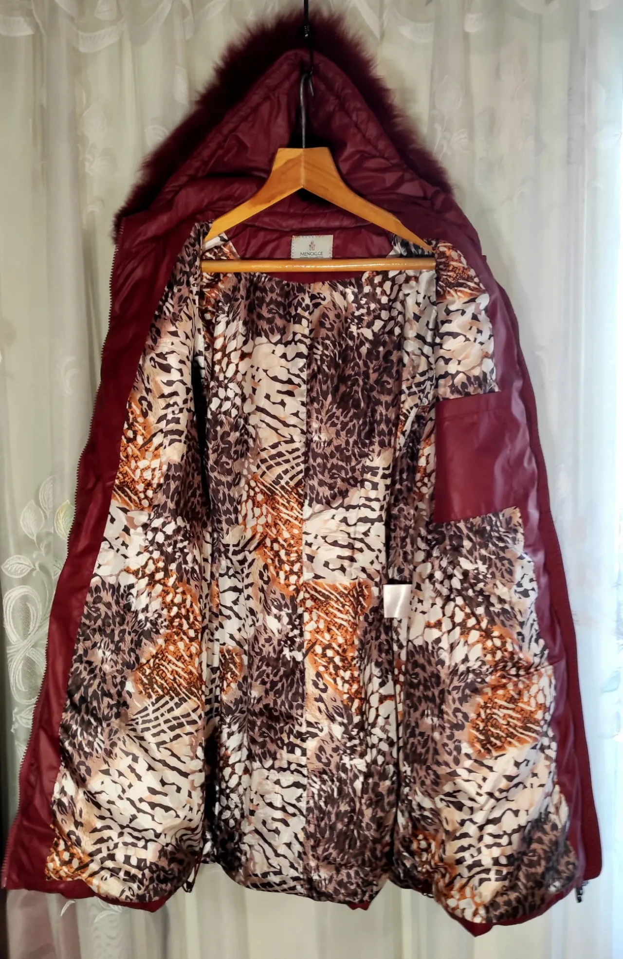 Пуховик жіночий стьобаний відстібна опушка з натурального хутра 3