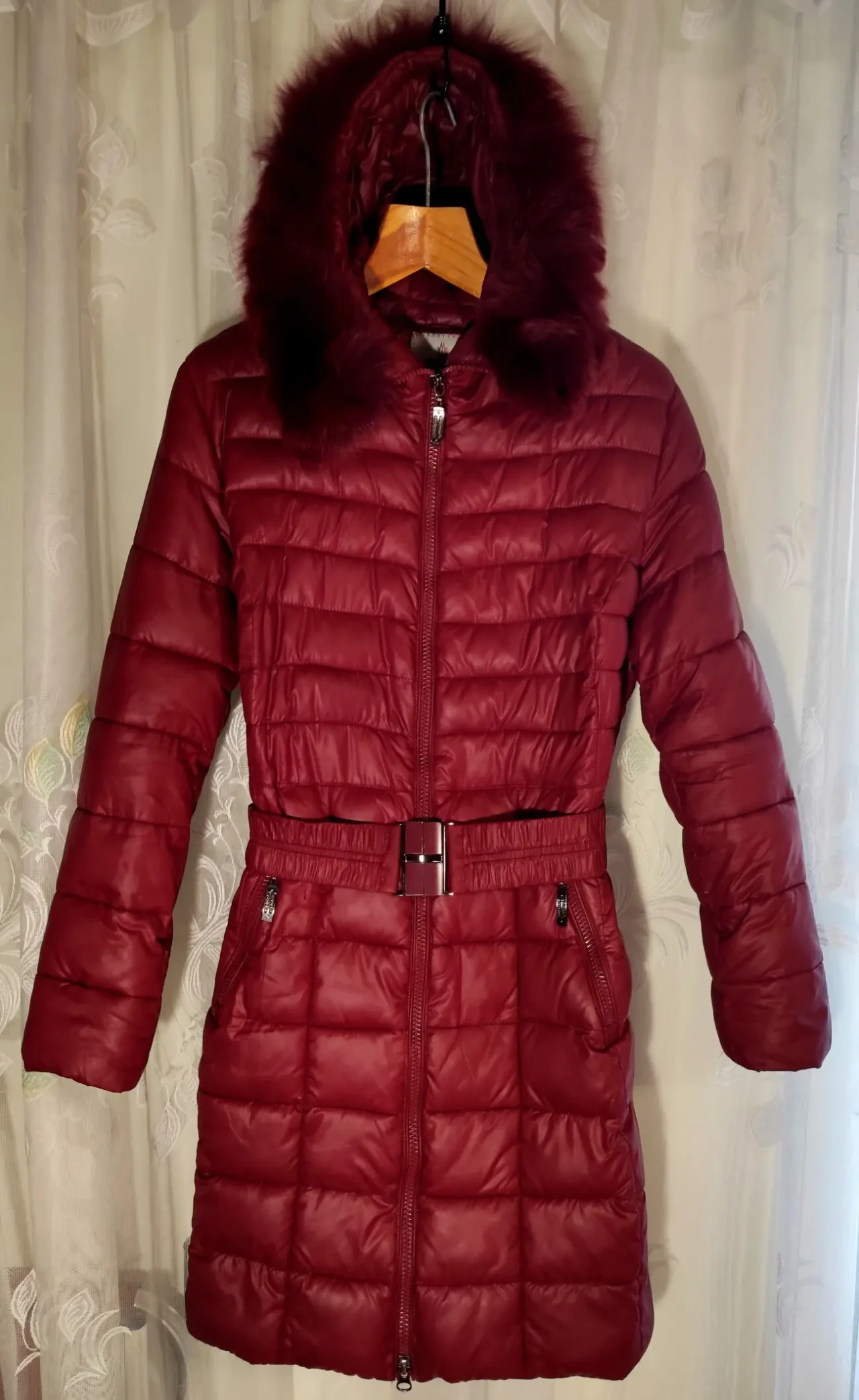 Пуховик жіночий стьобаний відстібна опушка з натурального хутра