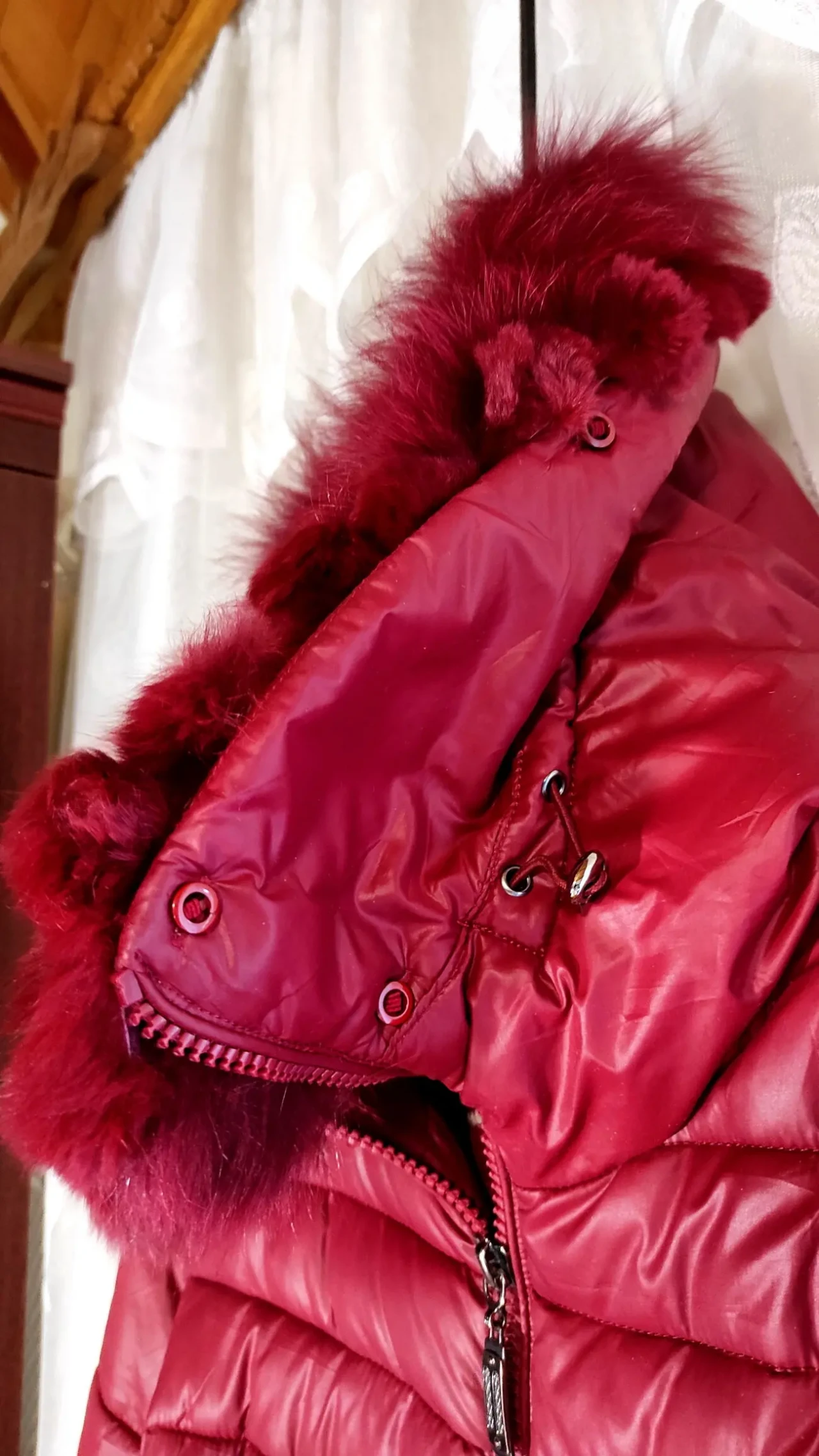 Пуховик жіночий стьобаний відстібна опушка з натурального хутра 4