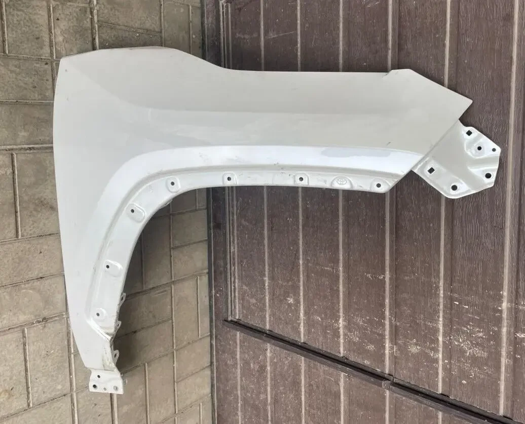 Toyota RAV4 Крыло переднее правое 538110R130 5381142330